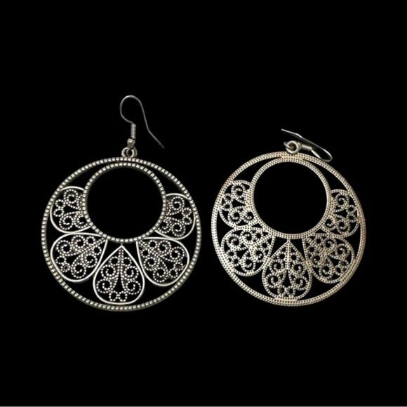 Vintage-Inspired Silver-Tone Filigree Round Dangle Earrings With Intricate Detai - Picture 2 of 3